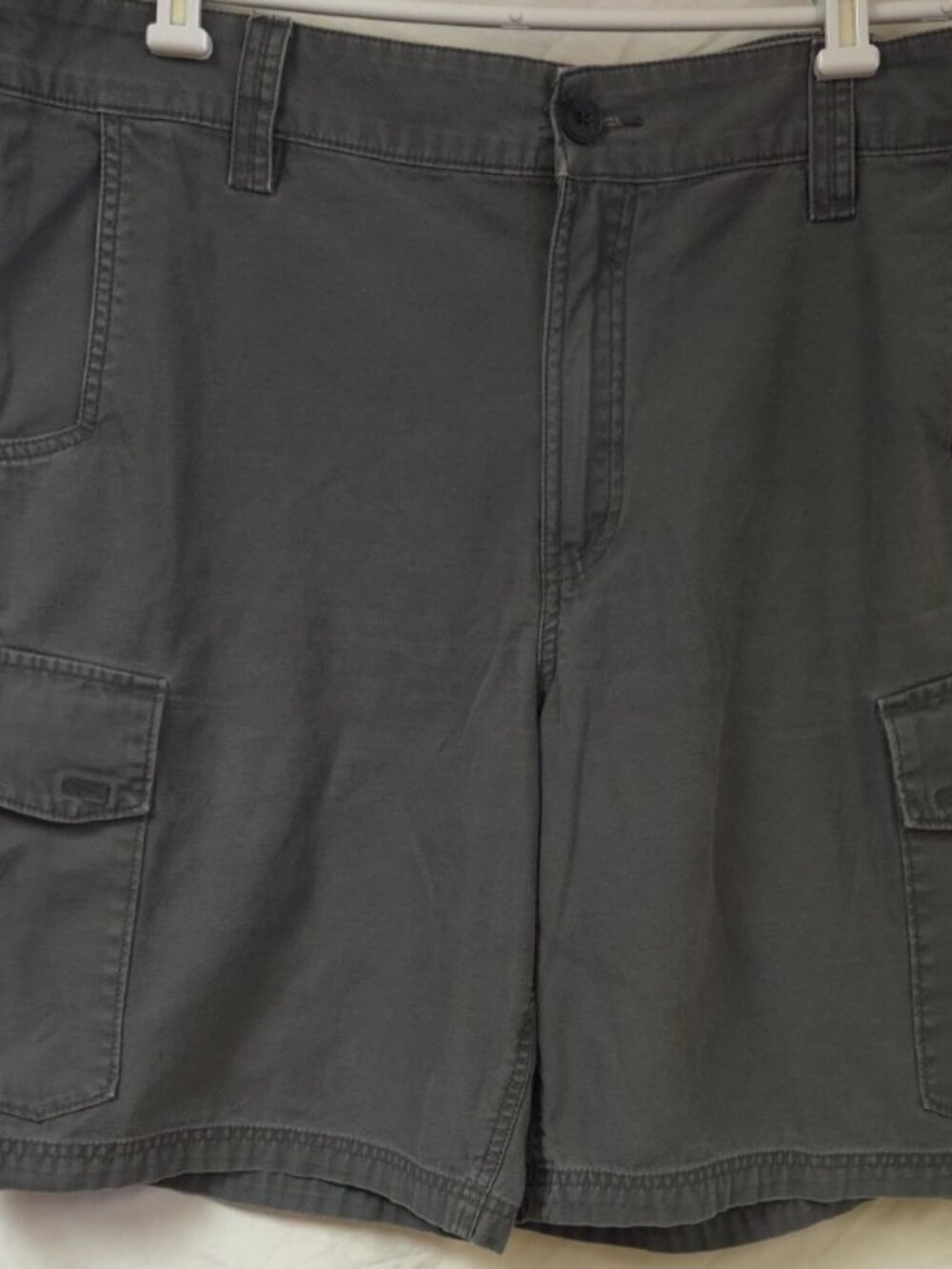Magellan Outdoors Mens 38 Grey Cotton Canvas Pockets 10" Inseam Cargo Shorts